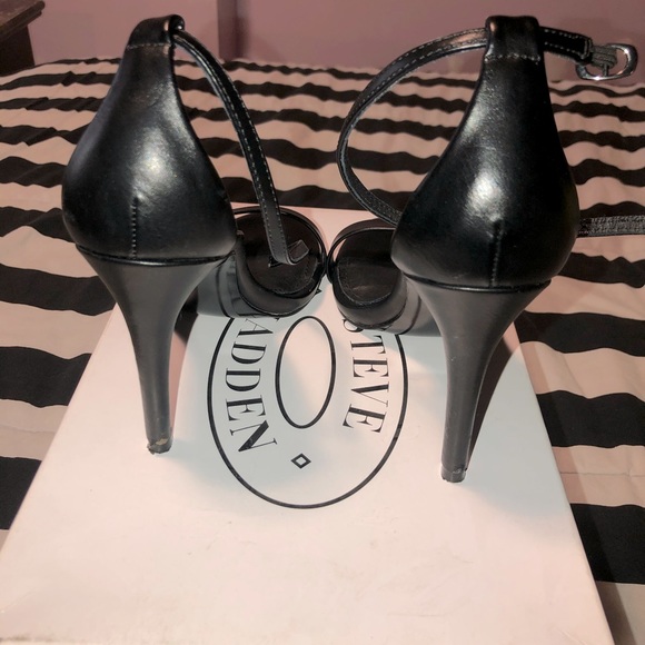 Stecy Black Steve Madden Heels - Picture 6 of 8